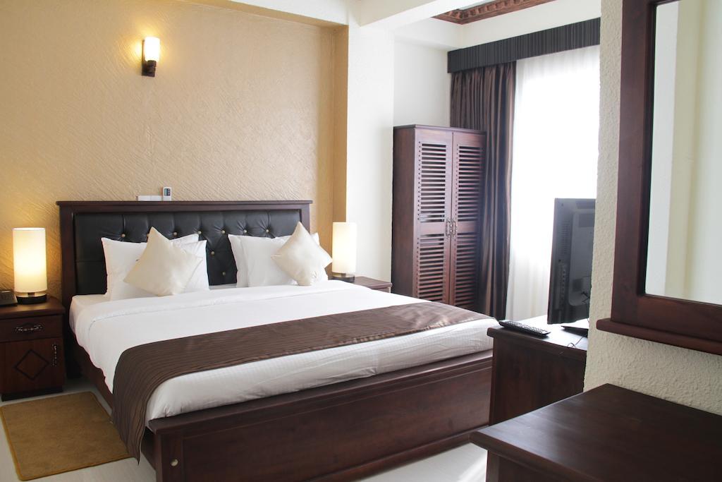 Hotel Sunhill - Colombo Kültér fotó